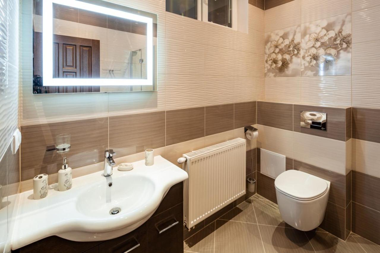 Alfa Apartments Svobody 31 Львов Экстерьер фото