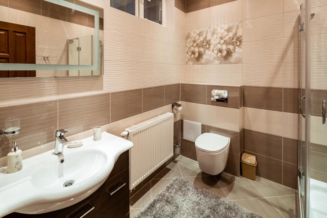 Alfa Apartments Svobody 31 Львов Экстерьер фото